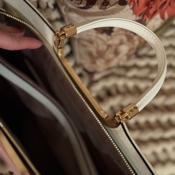 Pink and White Tote - Picture 5 of 8